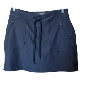 Tek gear black drytek skirt size small